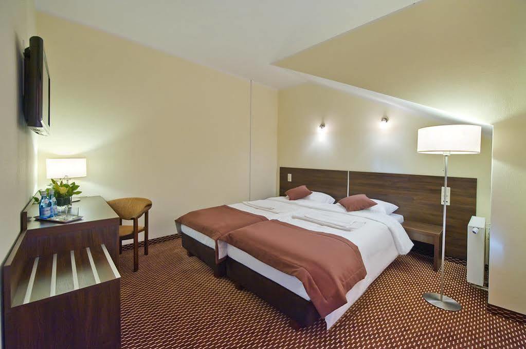 Kowale  Hotel Cztery Brzozy Gdansk Kowale מראה חיצוני תמונה